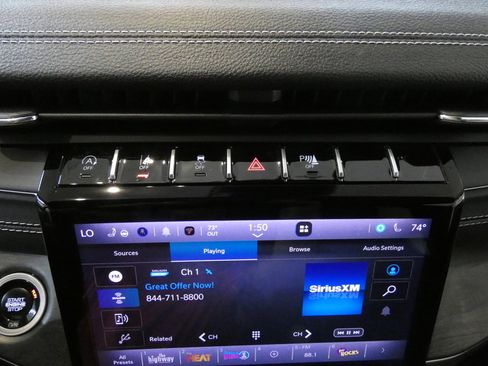 Used 2024 Jeep Grand Cherokee Limited image 13