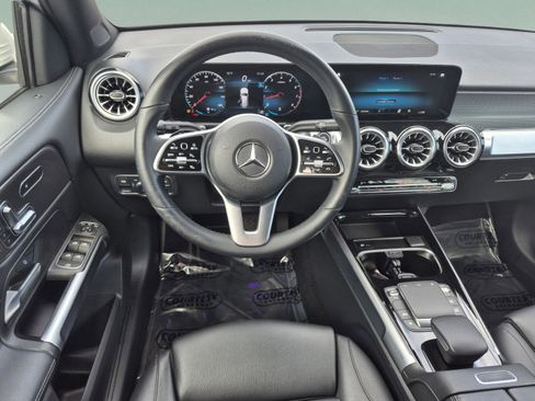 Used 2022 Mercedes-Benz GLB 250 image 14