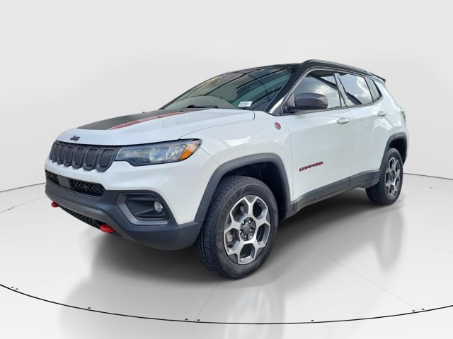 Used 2022 Jeep Compass Trailhawk w/ Trailhawk Convenience Group AWD/4WD image 3