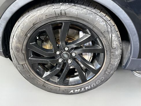 Used 2019 Land Rover Discovery SE AWD/4WD image 38