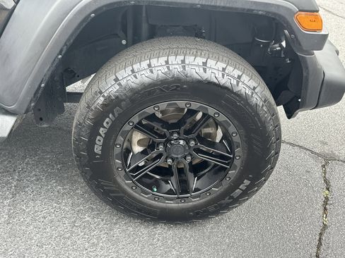 Used 2024 Jeep Wrangler Sport image 15