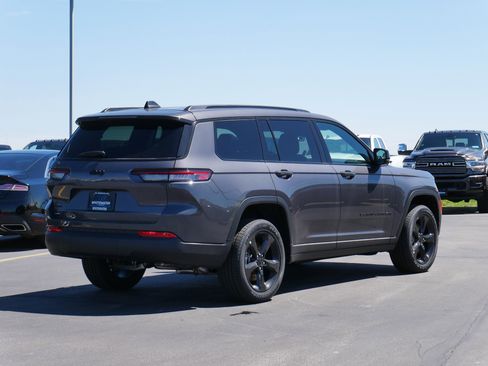 New 2025 Jeep Grand Cherokee L Altitude image 2