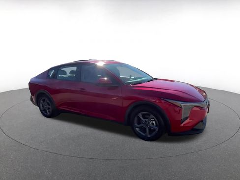 Used 2025 Kia K4 LXS image 2