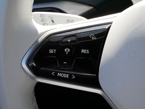 Used 2023 Volkswagen ID.4 Pro S image 25