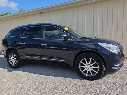 Used 2017 Buick Enclave Convenience FWD image 2