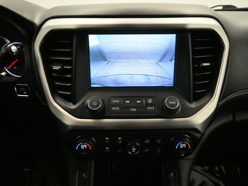 Used 2019 GMC Acadia SLT image 16