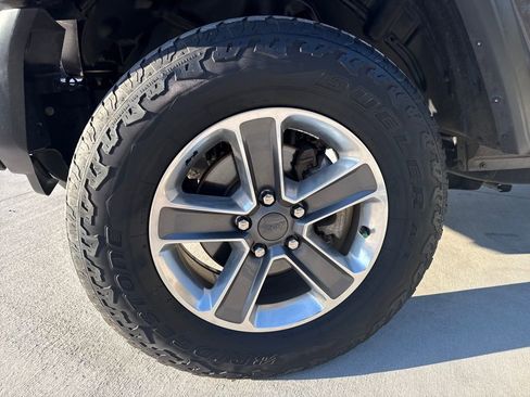 Used 2018 Jeep Wrangler Unlimited Sport image 11