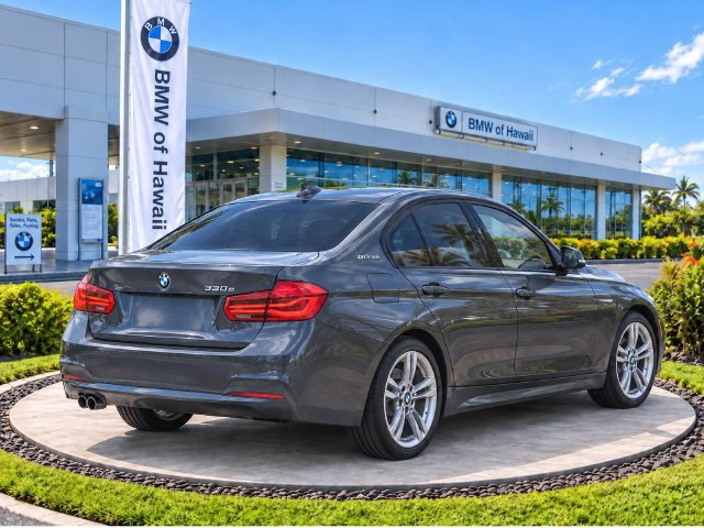 Used 2017 BMW 330e RWD image 8