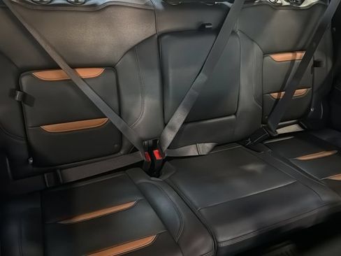 Used 2024 GMC Sierra 3500 AT4 w/ AT4 Preferred Package AWD/4WD image 10