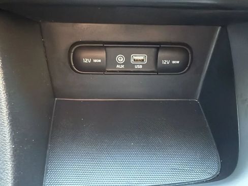 Used 2019 Kia Niro LX image 19