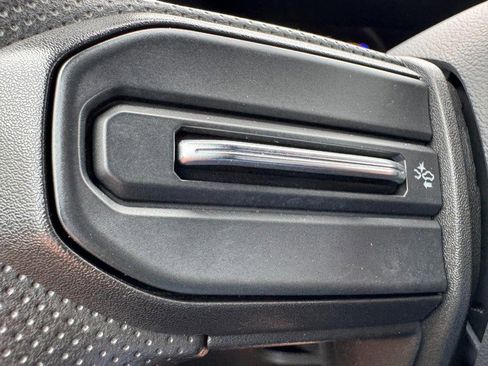 Used 2024 Chevrolet Colorado W/T RWD image 16