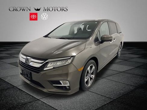 Used 2018 Honda Odyssey Touring image 3