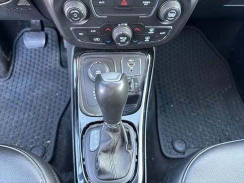 Used 2019 Jeep Compass Altitude image 14