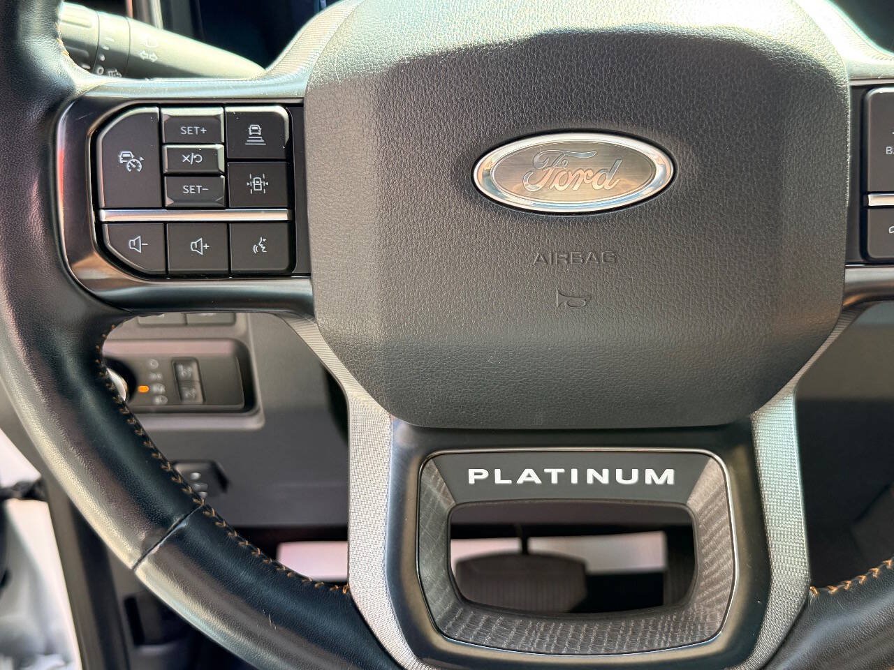 Used 2023 Ford F450 Platinum w/ FX4 Off-Road Package AWD/4WD image 27