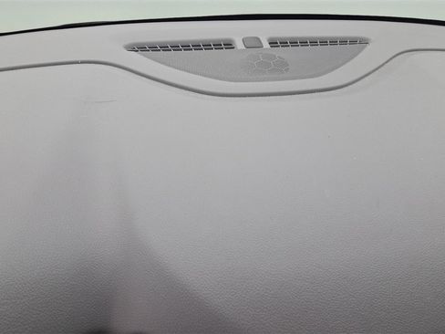 Used 2019 GMC Acadia SLE image 9