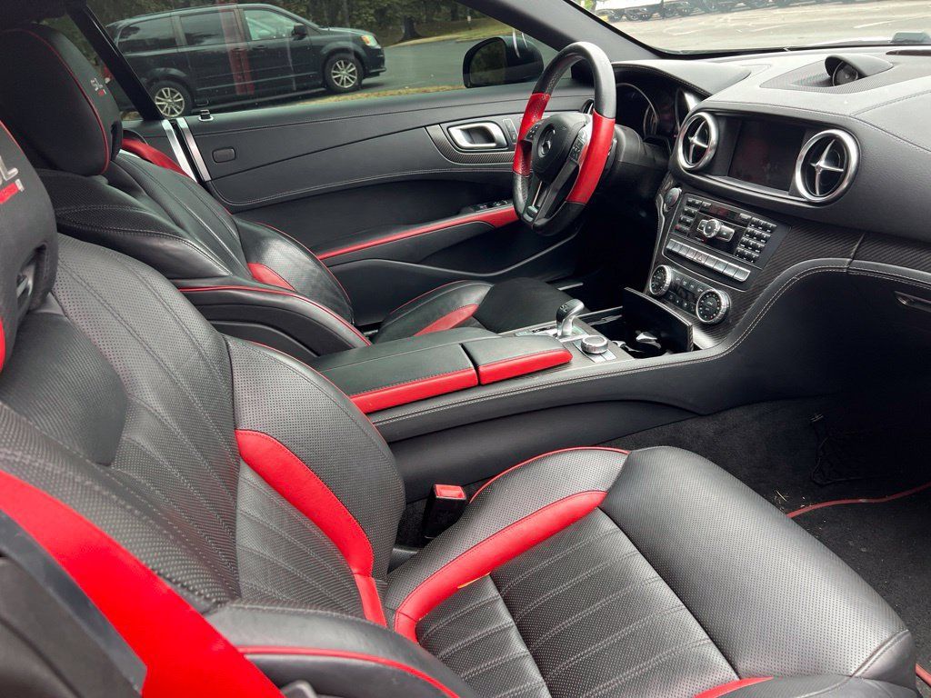 Used 2016 Mercedes-Benz SL 550 image 11