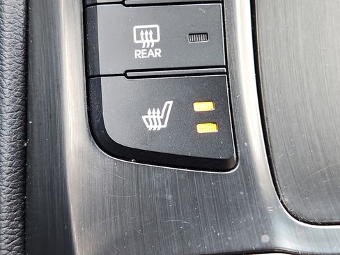 Used 2014 Hyundai Genesis 3.8 image 33