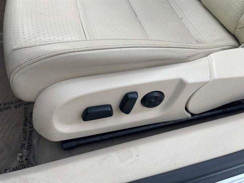 Used 2014 Volkswagen Eos FWD image 80