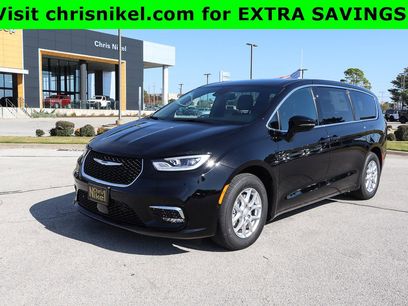 New 2026 Chrysler Pacifica Select