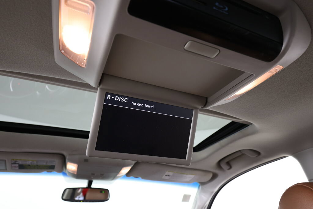 Used 2014 Toyota Sequoia Platinum AWD/4WD image 19