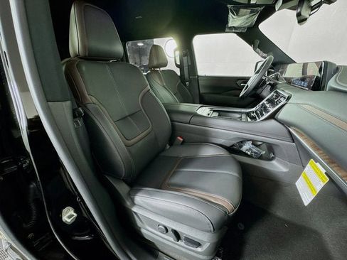 New 2025 Nissan Armada SL w/ Captain's Chari Seat Package image 33