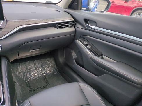 New 2025 Nissan Altima 2.5 SL image 16