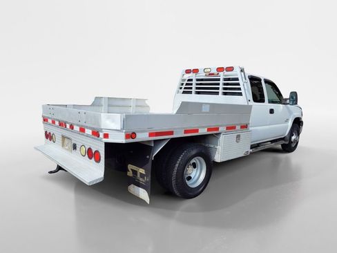 Used 2005 Chevrolet Silverado 3500 LS w/ Heavy-Duty Power Package image 4