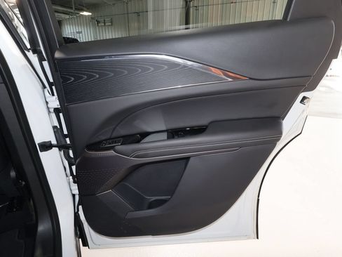 Certified 2024 Cadillac Lyriq Luxury AWD/4WD image 19