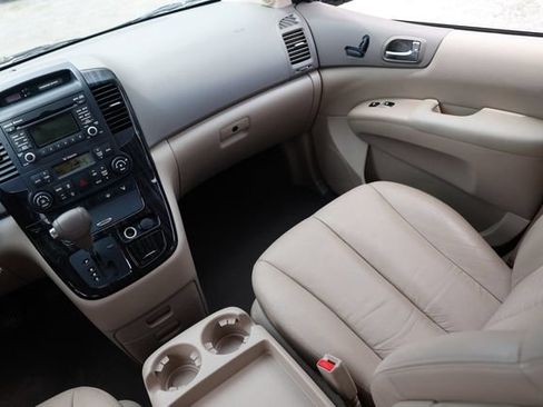 Used 2011 Kia Sedona EX w/ Luxury Pkg FWD image 25
