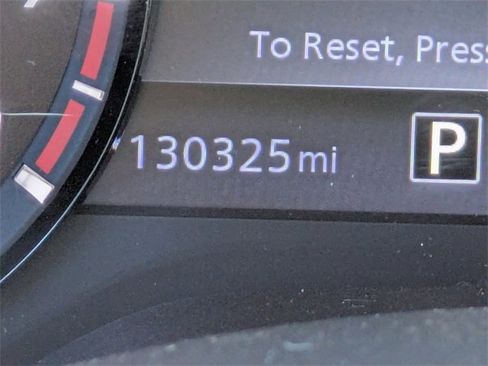 Used 2021 Nissan Titan PRO-4X w/ Pro-4x Convenience Package image 31