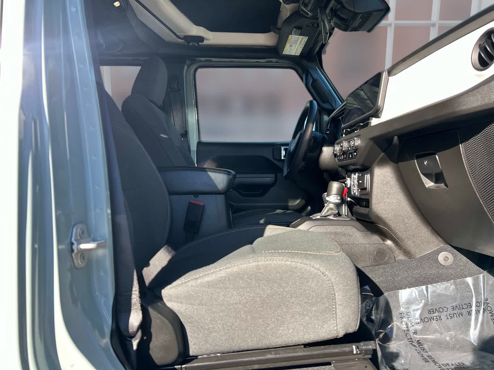 Used 2024 Jeep Wrangler Unlimited w/ Dual Top Group AWD/4WD image 18
