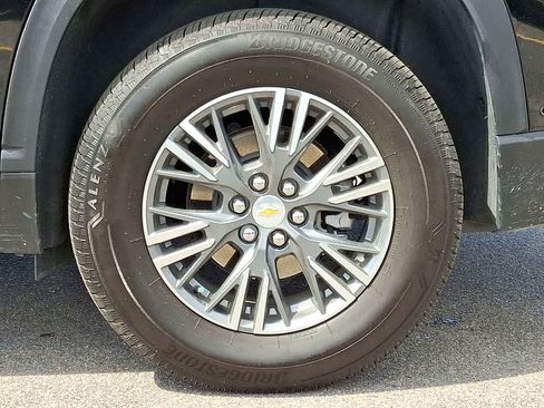 Used 2025 Chevrolet Traverse LT w/ Enhanced Driving Package FWD image 39