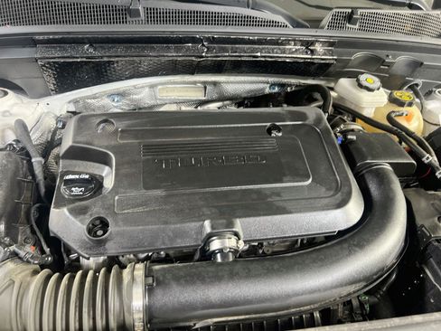 Used 2022 Buick Envision Avenir w/ Technology Package II FWD image 31