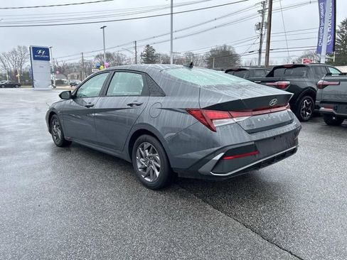 Certified 2024 Hyundai Elantra SEL FWD image 5