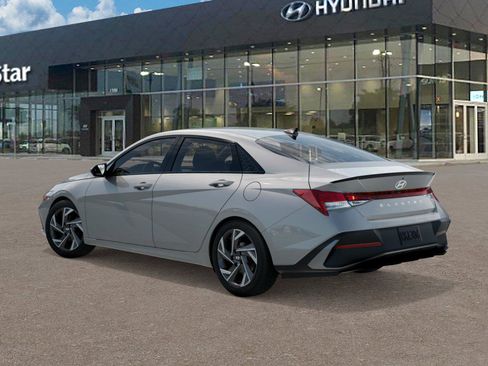 New 2026 Hyundai Elantra SEL Sport FWD image 5