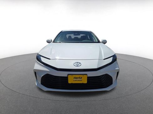 Used 2025 Toyota Camry LE FWD image 4