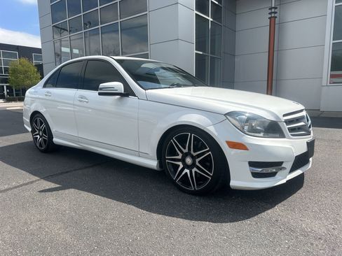 Used 2013 Mercedes-Benz C 300 4MATIC Sedan image 3