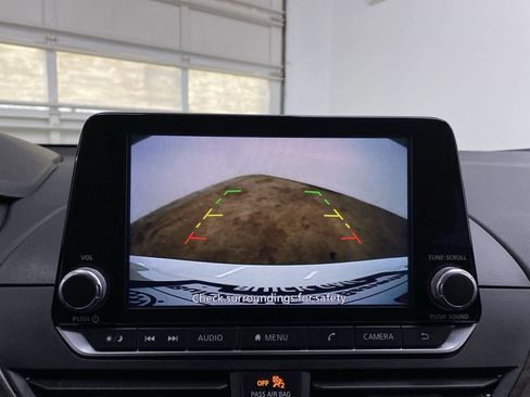 Used 2025 Nissan Altima 2.5 SV image 26