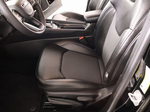 Used 2025 Jeep Compass Latitude image 11