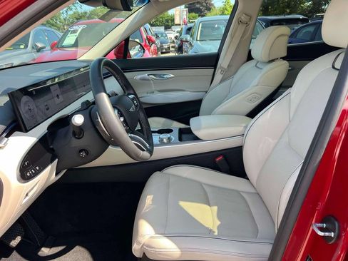 Certified 2026 Genesis GV70 2.5T Advanced AWD/4WD image 14