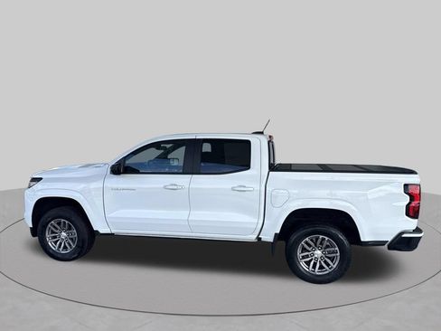Used 2024 Chevrolet Colorado LT w/ LT Convenience Package II RWD image 4