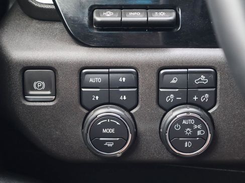 Used 2024 Chevrolet Silverado 2500 High Country w/ High Country Premium Package image 19