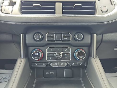 Used 2023 Chevrolet Tahoe Z71 w/ Luxury Package AWD/4WD image 24