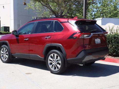 Used 2019 Toyota RAV4 Limited w/ Protection Package image 6