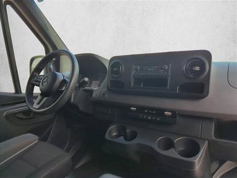 Used 2023 Mercedes-Benz Sprinter 2500 image 25