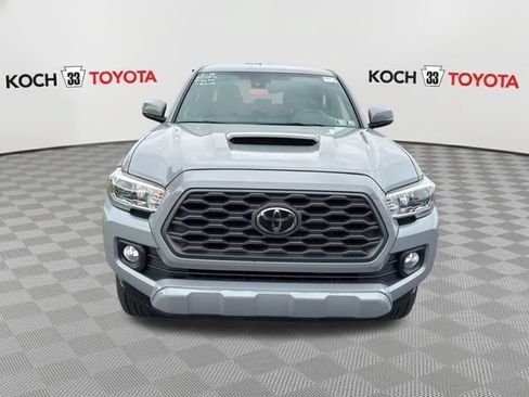 Used 2020 Toyota Tacoma TRD Sport AWD/4WD image 2