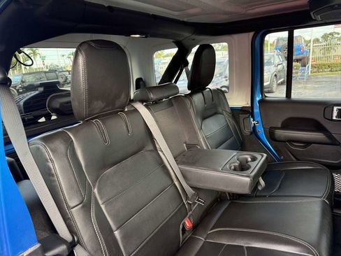 Used 2022 Jeep Wrangler Unlimited Sahara 4xe image 22