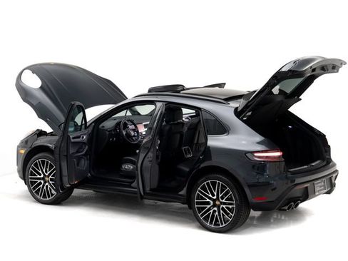 Certified 2026 Porsche Macan AWD/4WD image 32