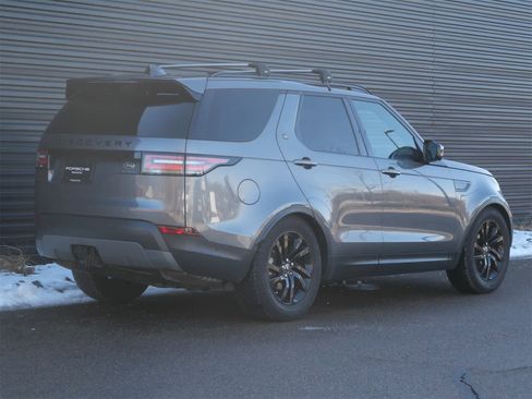 Used 2018 Land Rover Discovery HSE image 26