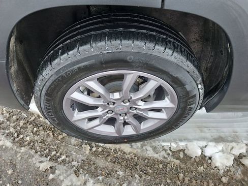 Used 2024 GMC Terrain SLT AWD/4WD image 16